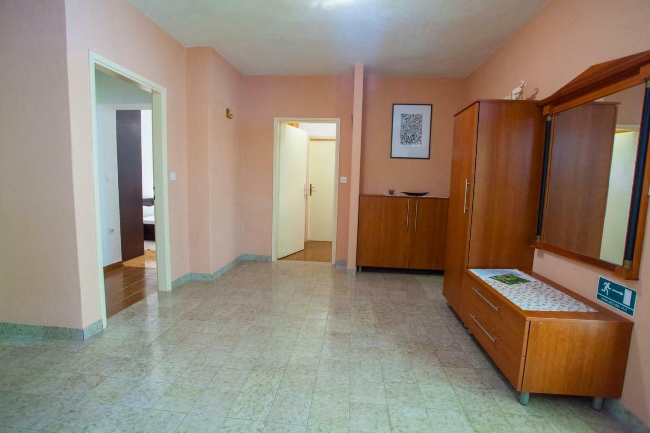 Apartmani Ruza Макарська Екстер'єр фото