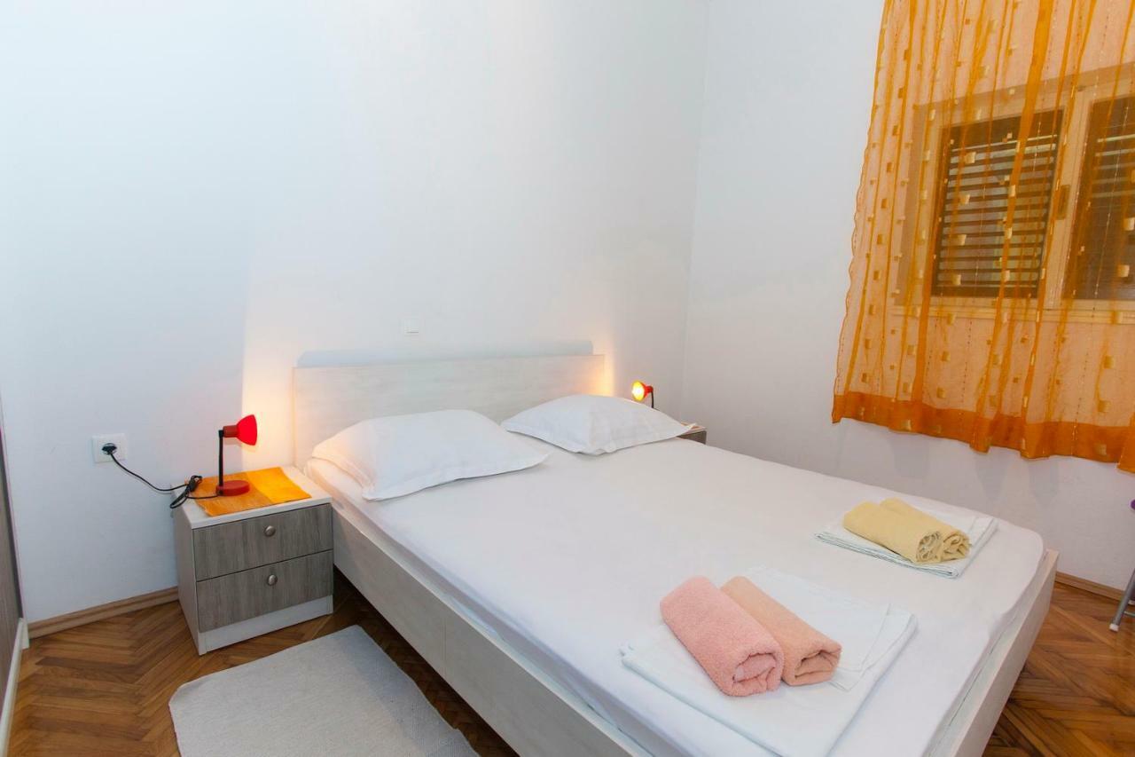 Apartmani Ruza Макарська Екстер'єр фото