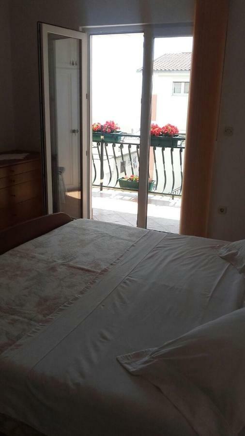 Apartmani Ruza Макарська Екстер'єр фото